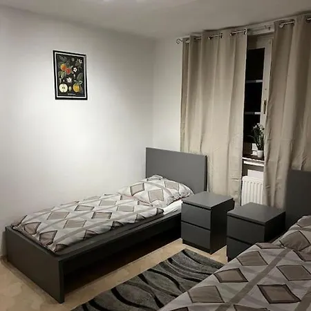 Grosses Haus In Neu Moebiliert Semesterbostad