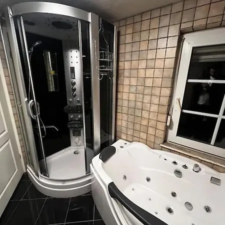 Semesterbostad Grosses Haus In Neu Moebiliert *