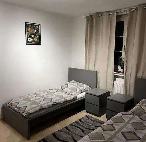 Grosses Haus In Neu Moebiliert 펜션